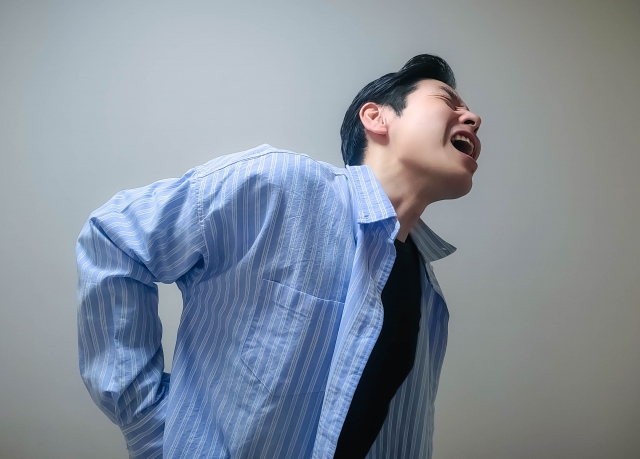 腰痛がしびれに悪化する前に｜北浦和の整骨院で根本改善を